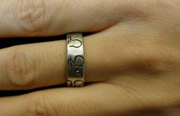 un anillo como amuleto de la suerte